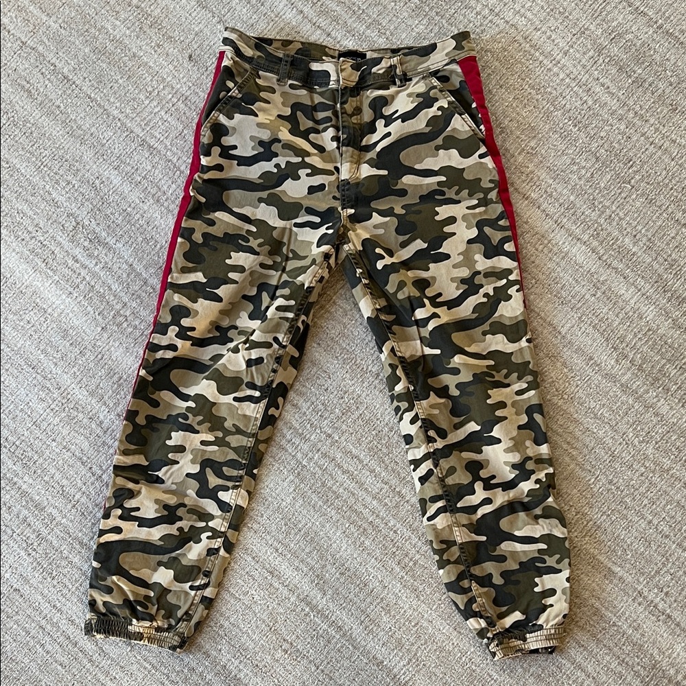 Camo joggers by Joe’s - size 28
